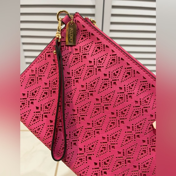 Aldo Pink Clutch - Picture 3 of 4
